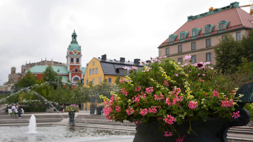 Modern City Walking Tour