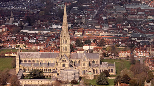 Small-Group Stonehenge, Bath & Salisbury Cathedral Full-Day Tour