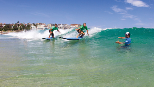 Bondi Beach Surfing Lesson with Surf Club Tour & Lunch