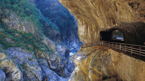 Private 3-Day Taroko Gorge Tour by Topology Travel