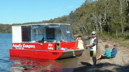 Lake Macquarie Boat Hire by Aquatic Campers