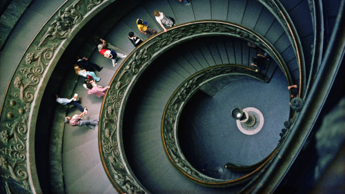 Skip-the-Line Vatican Museum Tour by Miki Tourist