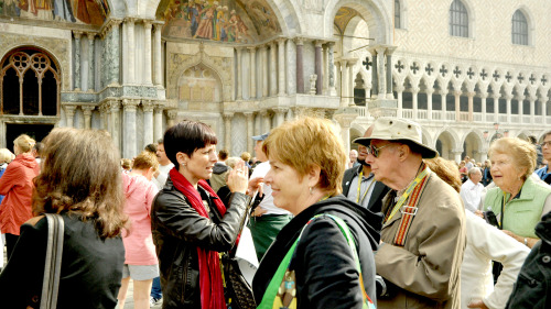 Combo Saver: Walking Tour & Grand Canal Boat Cruise
