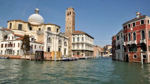 Small-Group Grand Canal Boat Tour by Avventure Bellissime