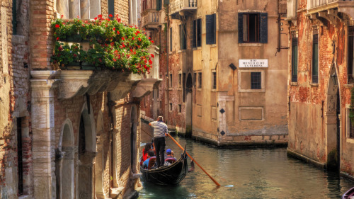 The Romantic Waterways—Gondola Ride by Oltrex Viaggi