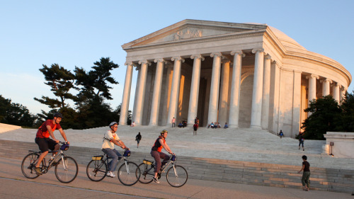Guided Bike Tour of Monuments at Night by Bike the Sites