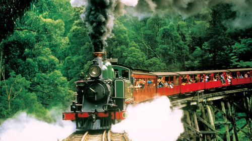 2-Day Yarra Valley Wine Country & Puffing Billy Tour by AAT Kings